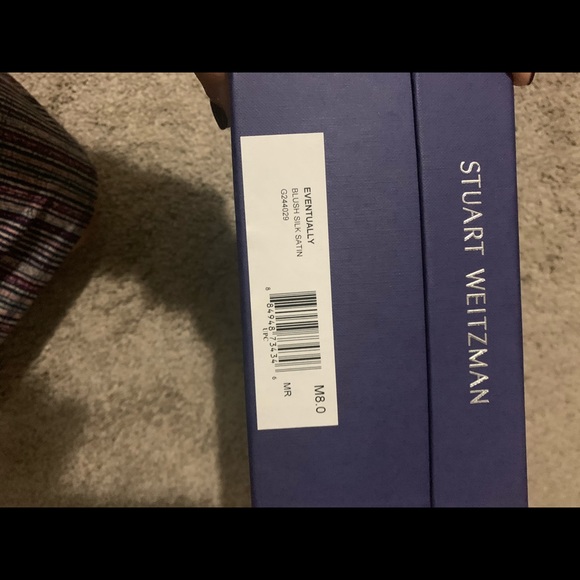 Stuart Weitzman closed toed rose heels - Picture 4 of 5